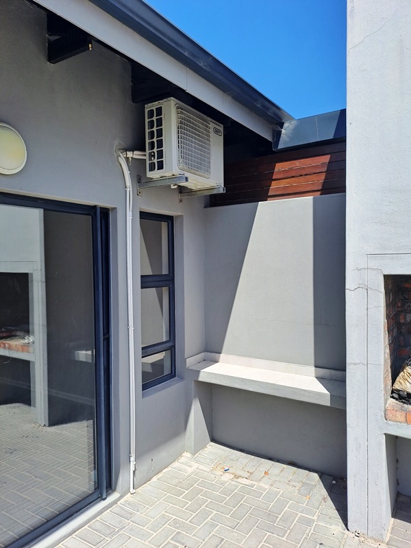 2 Bedroom Property for Sale in Parklands North Western Cape